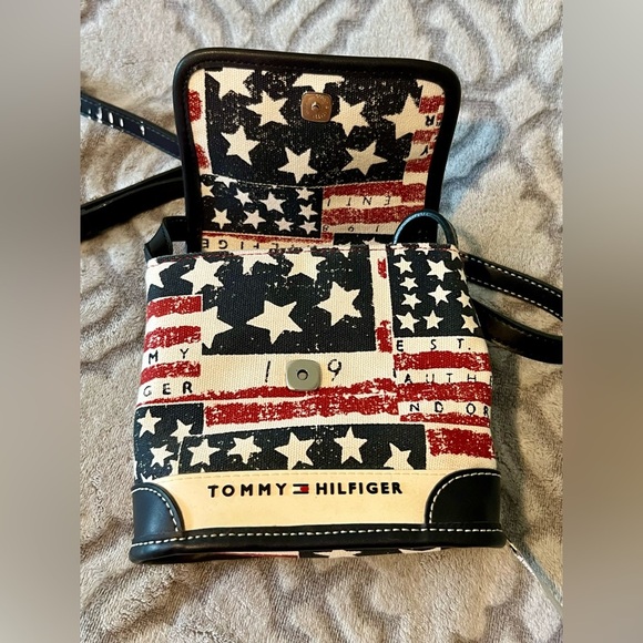 🇺🇸 Tommy Hilfiger Flag Print Crossbody Mini Bag – Distressed Canvas - Picture 7 of 8